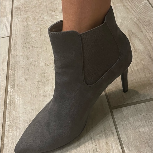 Grey suede ankle boots - Picture 6 of 6
